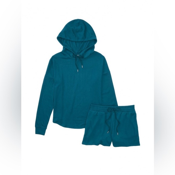 Set - Picture 2 of 5